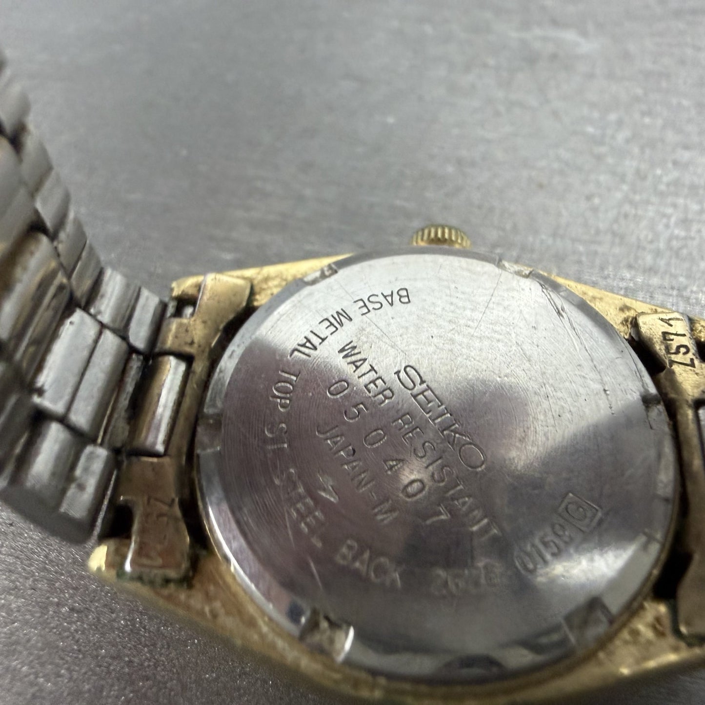 Seiko SQ Watch Women 25mm Champagne Dial Gold Tone Daydate 2626-0159 New Battery9