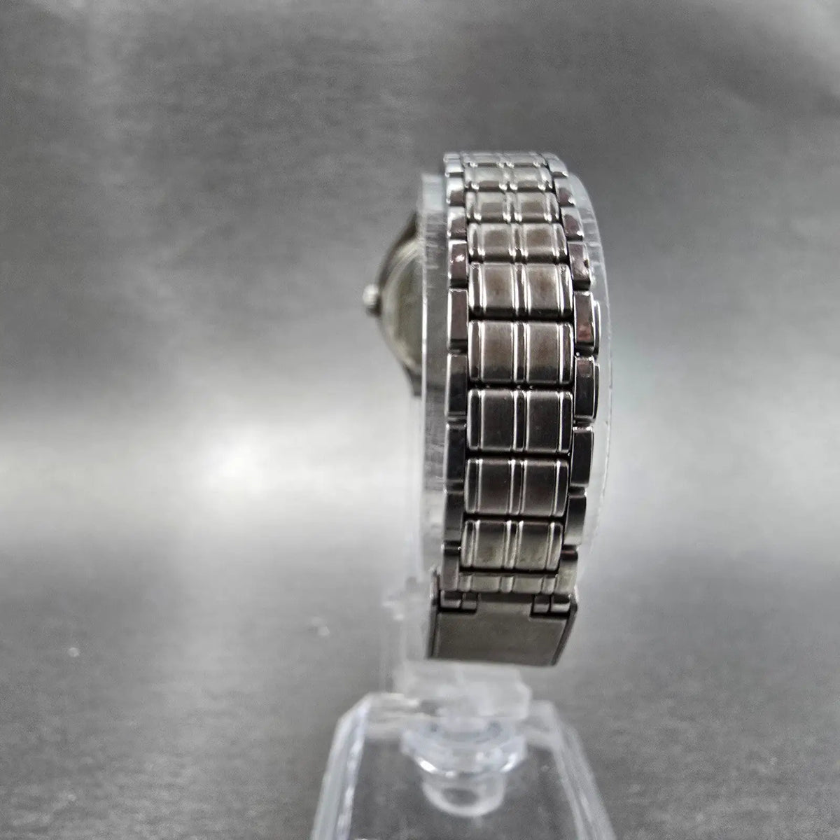 Ricoh Watch Women 26mm Silver Dial Silver Tone Date Round  New Battery8