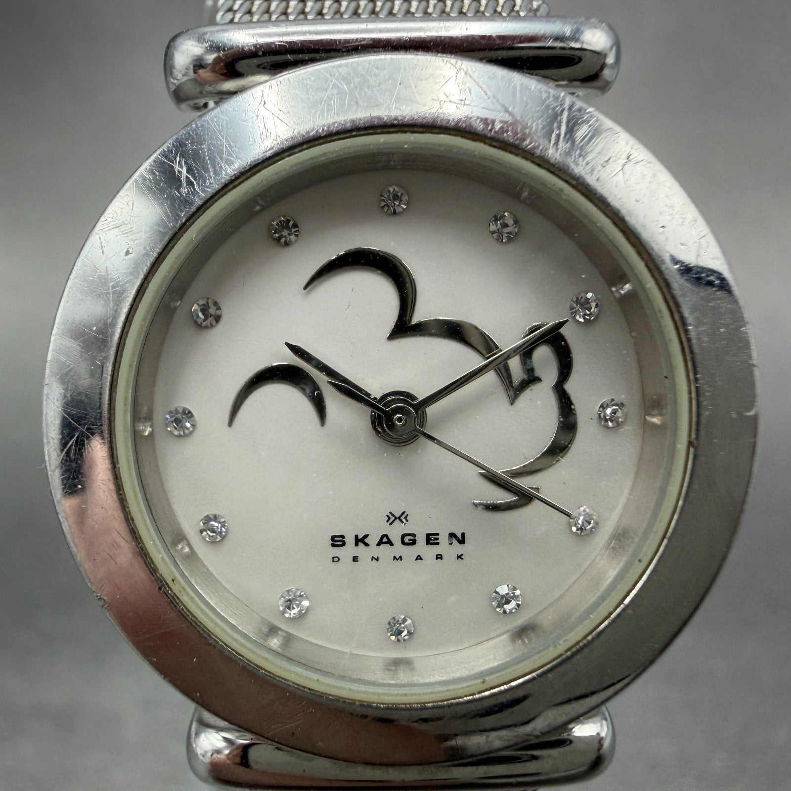 Skagen Mickey Mouse Watch Women 25mm White Dial Silver Tone Round New Battery1