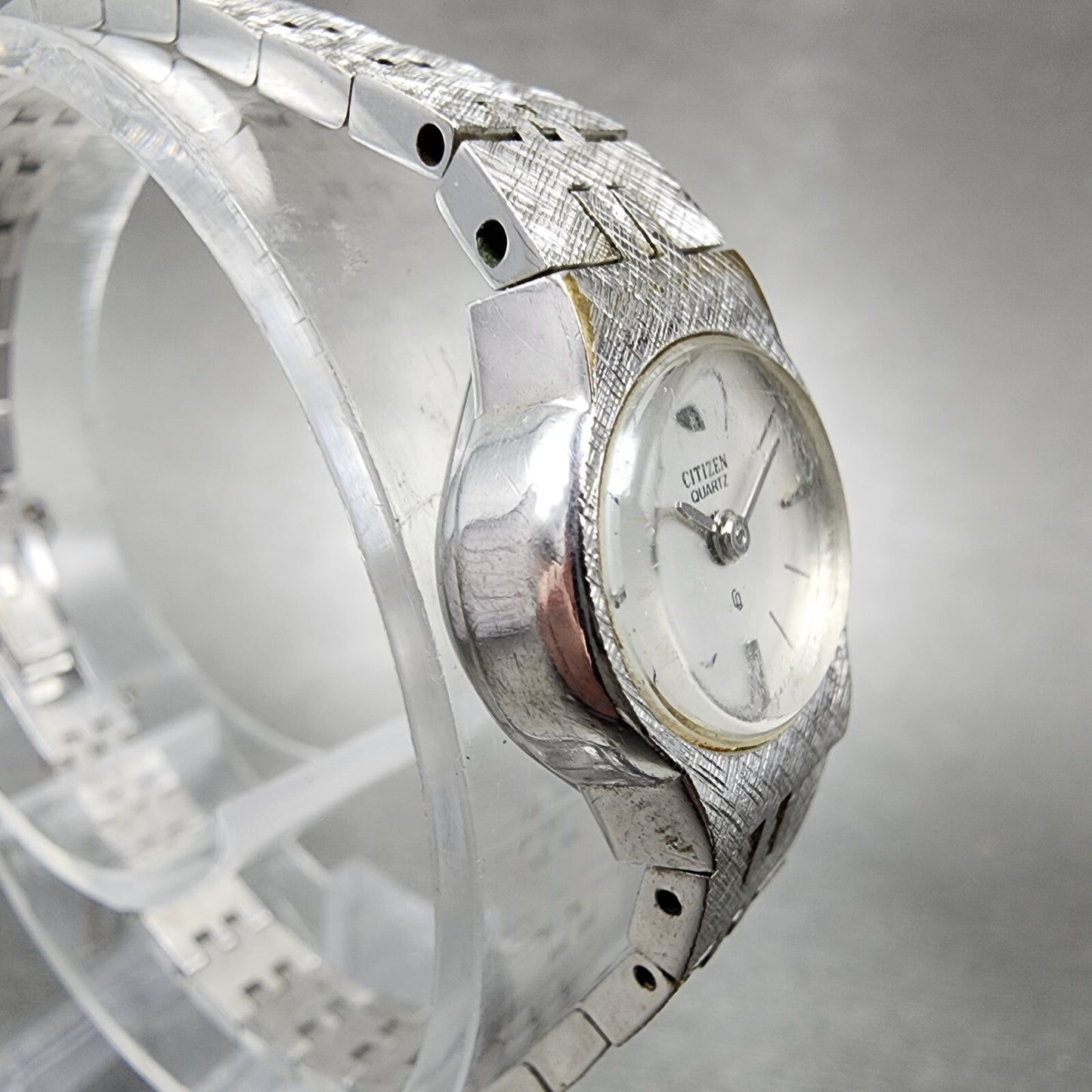 VTG Citizen CQ Watch Women 17mm Silver Dial Silver Tone Oval New Battery