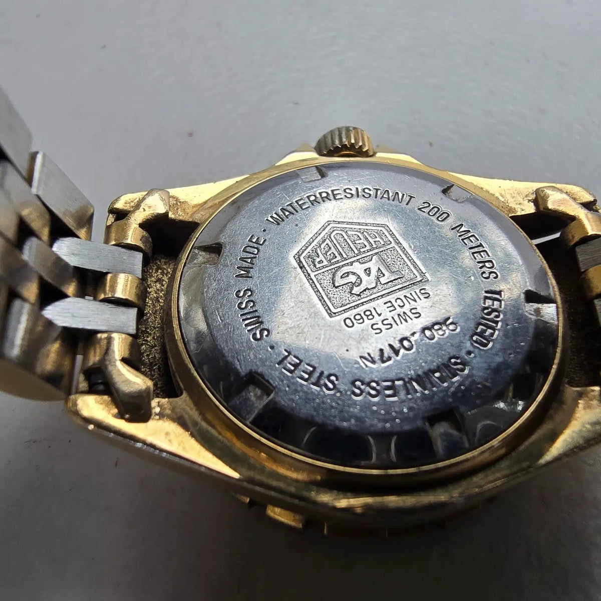 Tag Heuer Professional 1000 Dive Watch Women 28mm Black Dial Gold Date New Batt10