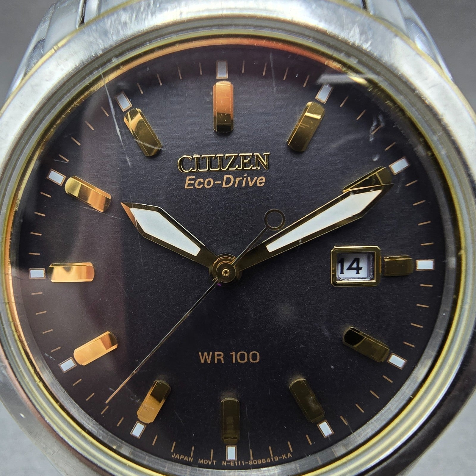 Citizen Eco-Drive Watch Men 40mm Black Dial Two Tone date E111-S064767 Runs1
