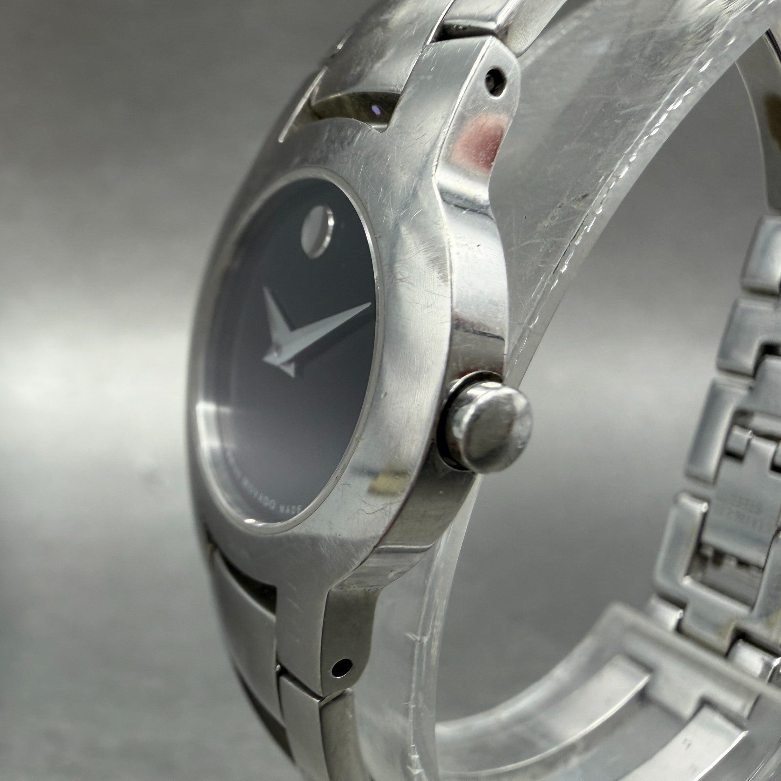 Movado Amorosa Watch Women 24m Black Dial Silver Tone Round 84 E4 1842 NewBat A82
