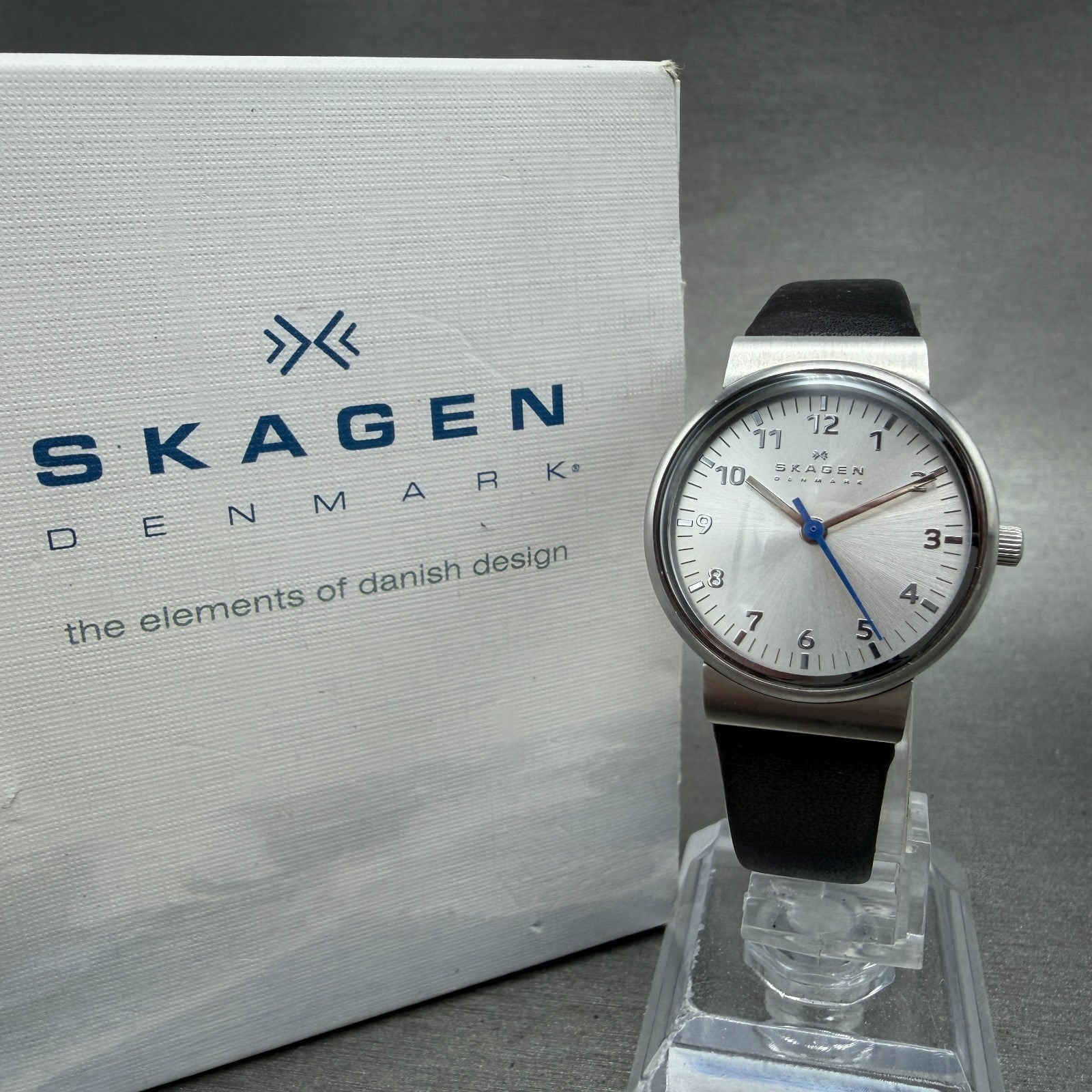Skagen Watch Women 26mm Silver Dial Steel Round SKW2188 Leather Band New Battery0