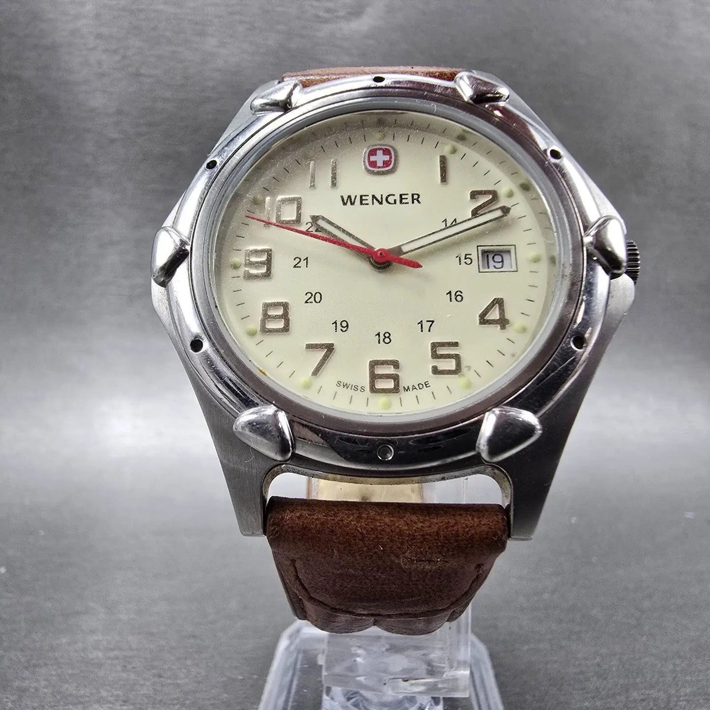 Wenger Watch Men 41mm White Dial Silver Date Round 7311X New Battery Swiss DS5