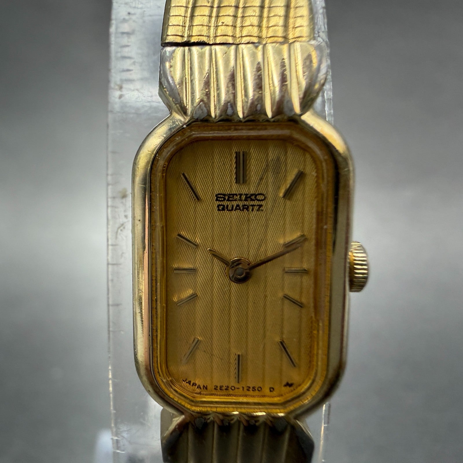 Seiko Tank Watch Women 13mm Champagne Dial Gold Tone 2e20-6019 New Battery UJH1
