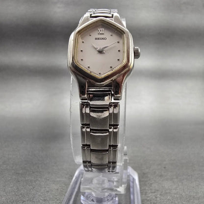 Seiko Watch Women 17mm Silver Dial Silver Tone Hexagon V400-5631 New Battery VTG5