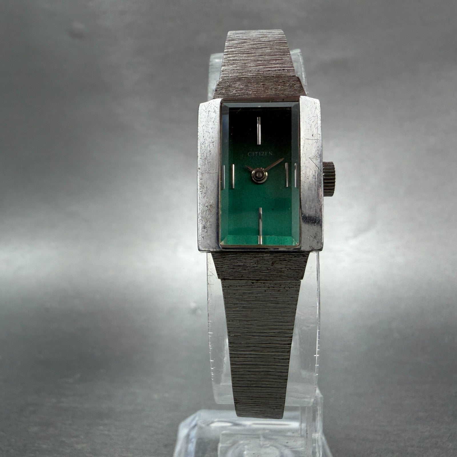 Citizen Watch Women 15mm Green Dial Silver Tone Rectangle Manual Wind Runs VTG5