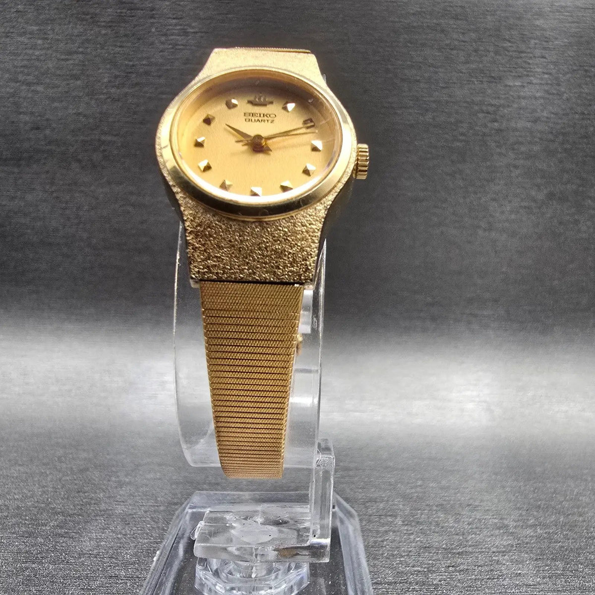 Seiko Watch Women 20mm Gold Dial Gold Tone Round 8Y21-0020 New Battery Vintage 45