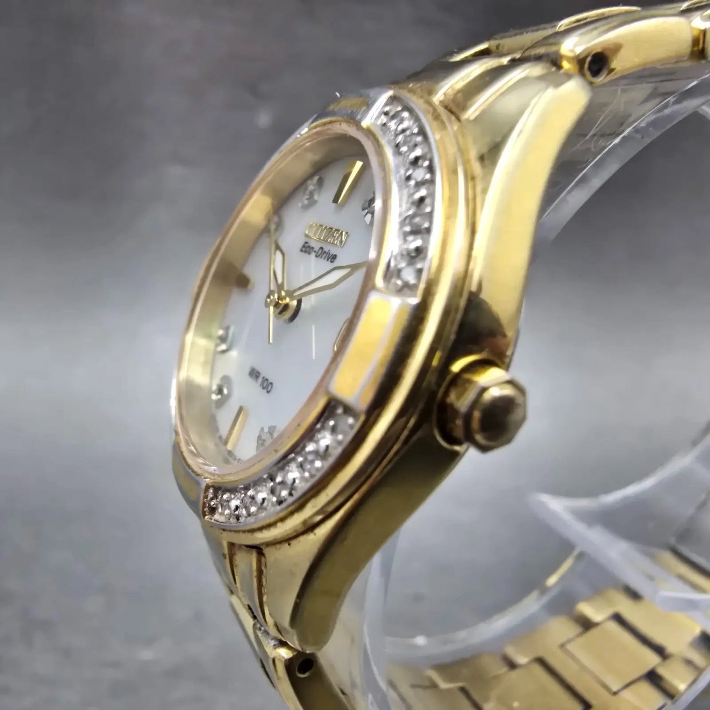 Citizen Eco-Drive Watch Women 26mm MOP Dial Gold Tone Date E013-S076404 Runs2