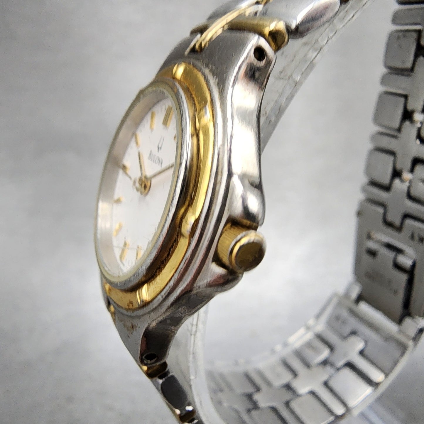 Bulova Watch Women 25mm White Dial Two Tone Date Round 98M36 New Battery A1232