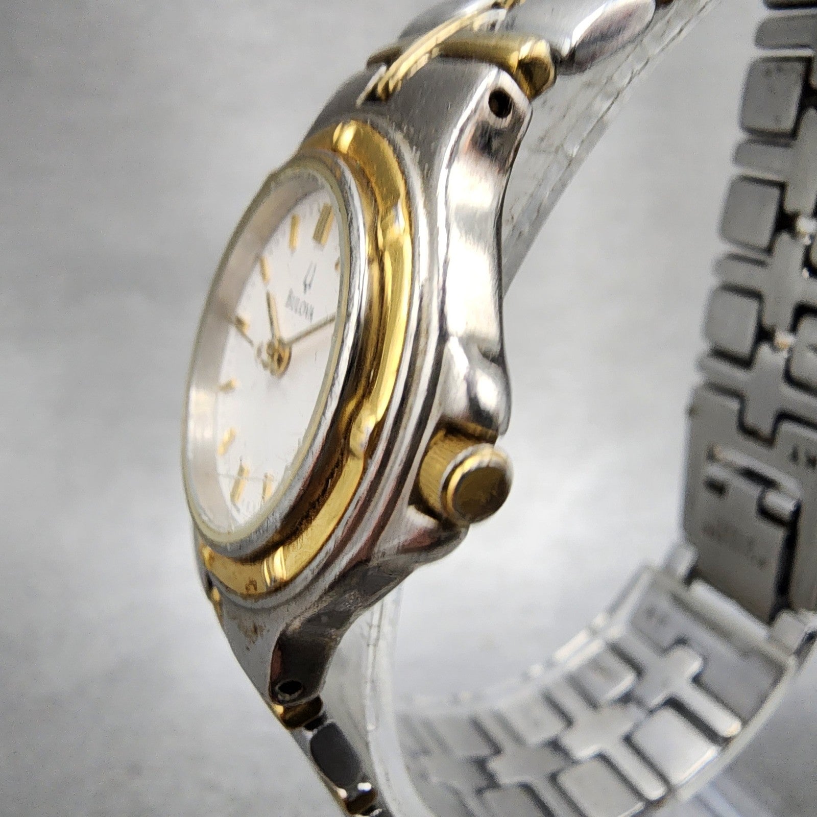 Bulova Watch Women 25mm White Dial Two Tone Date Round 98M36 New Battery A1232