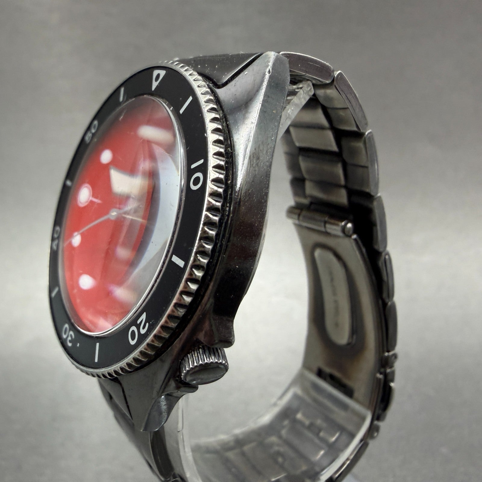Seiko Again R Dive Watch Women 35mm Red Dial Black Tone Date Round New batt ABC2
