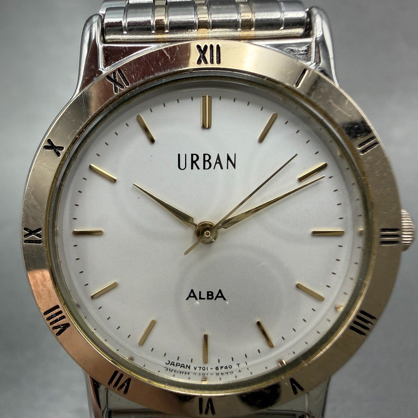 Seiko Alba Urban Watch Women 30mm Silver Dial Two Tone V7016C50 New Battery1