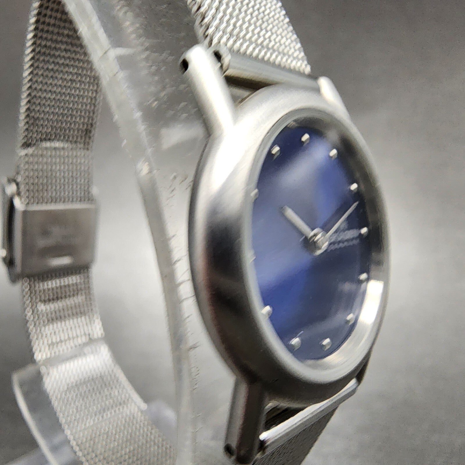 Skagen Watch Women 25mm Blue Dial Silver Tone Round Mesh band P4SSN New Battery3