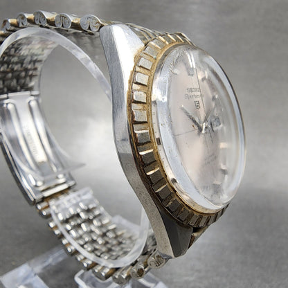 Seiko 5 Sportsmatic Watch Men 37mm Silver Dial Silver Tone Daydate Round Runs