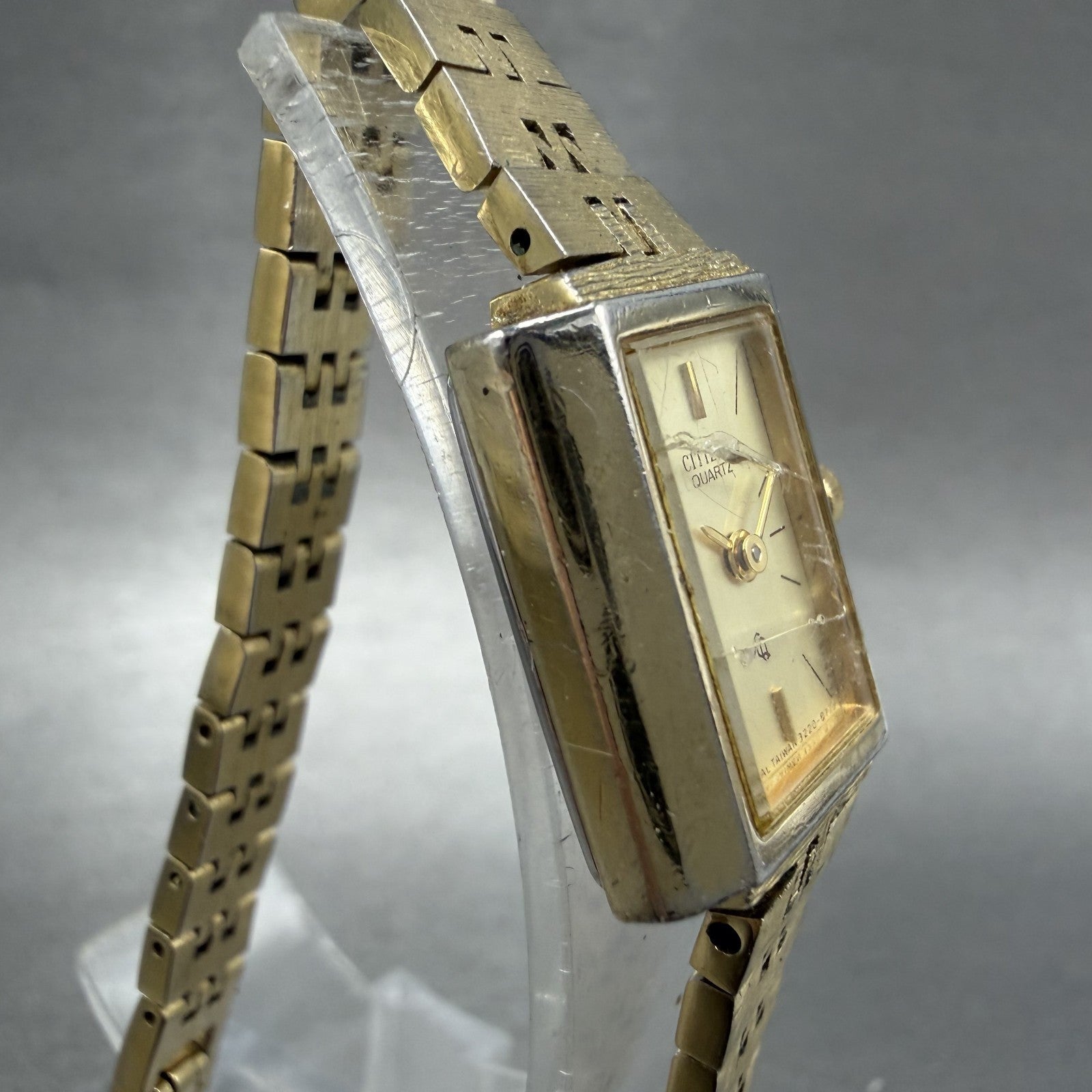 Citizen CQ Watch Women 17mm Champagne Dial Gold Tone Rectangle 3220 New Battery3