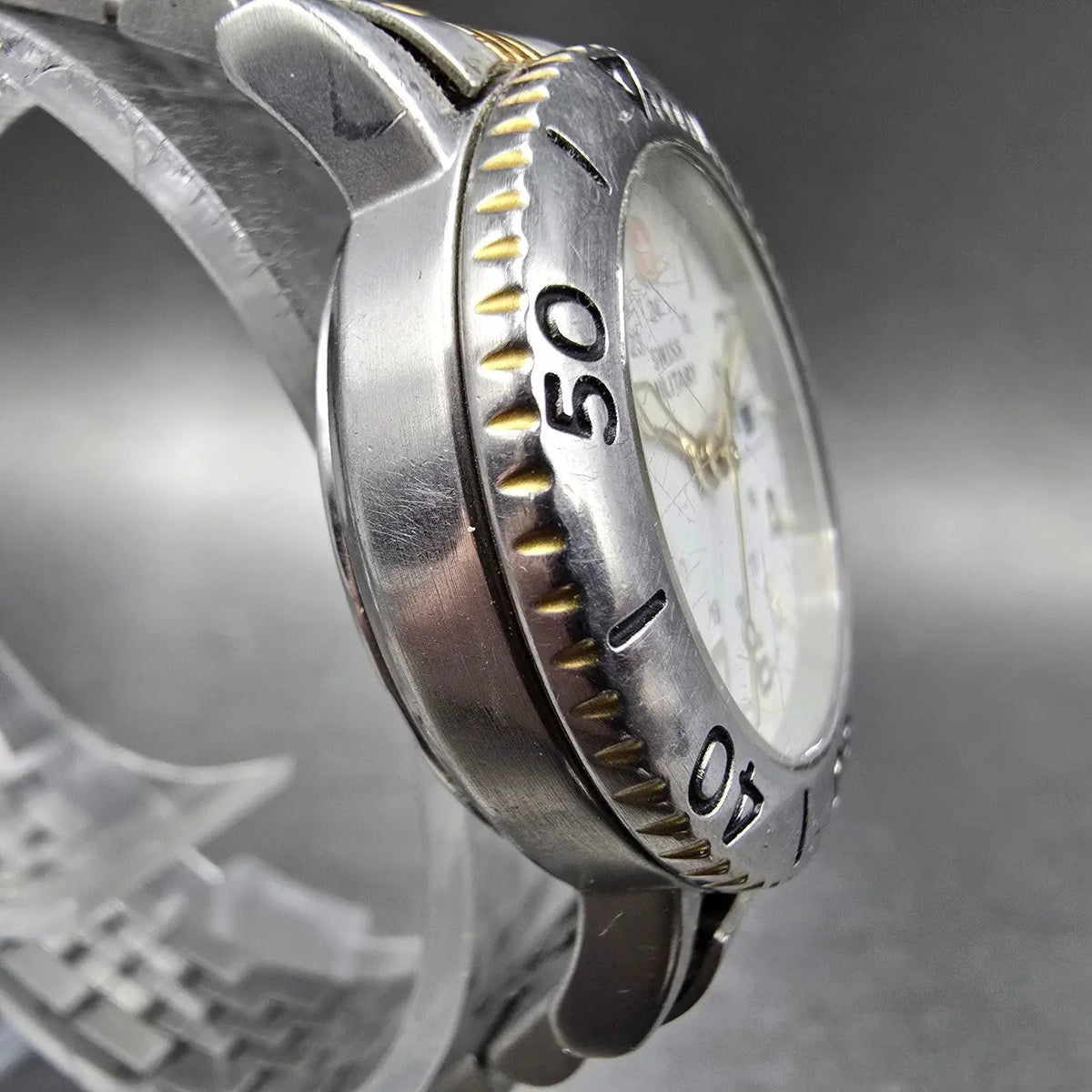 Wenger Swiss Military Watch Women 29mm White Dial Two Tone Daydate Round NewBatt3