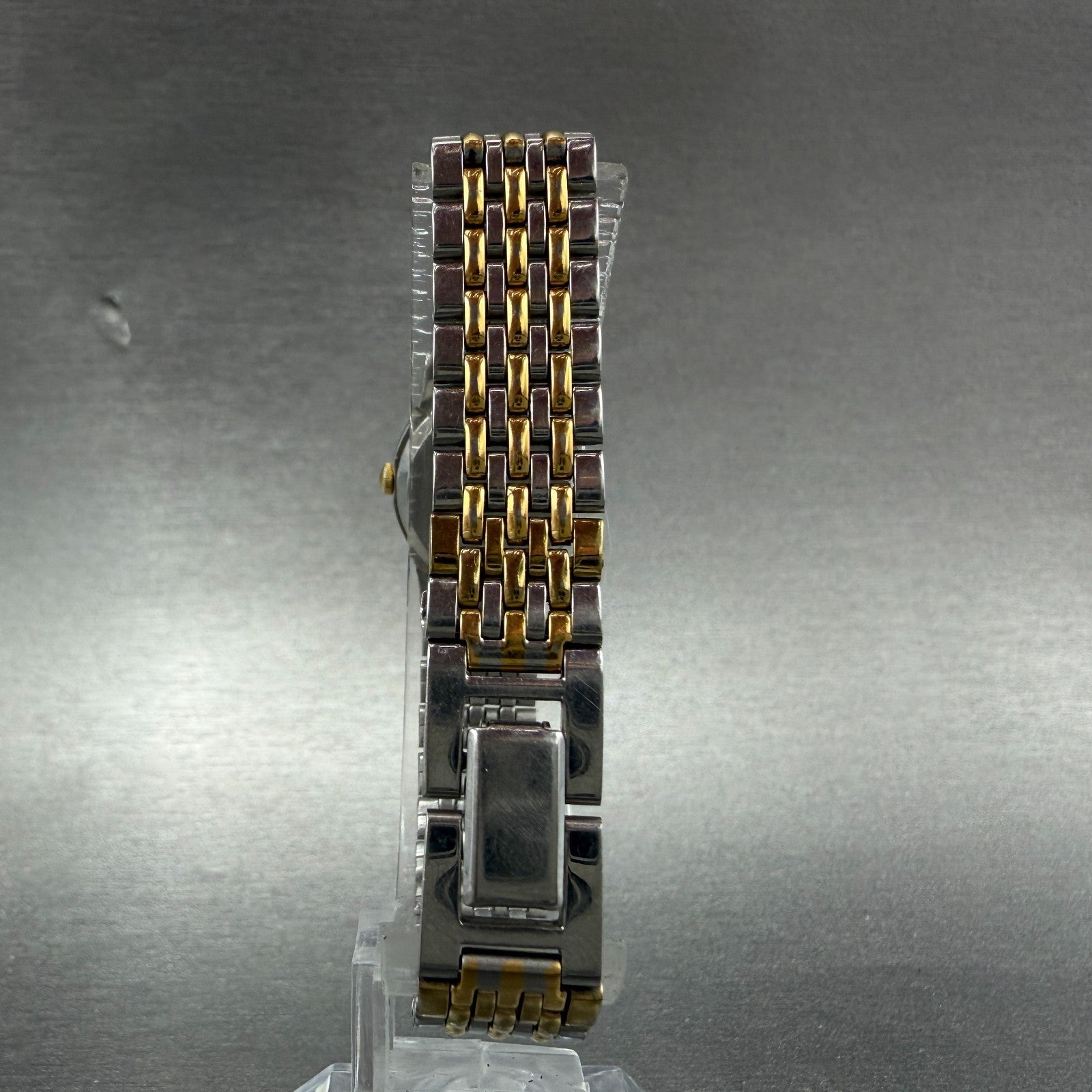 Seiko Watch Women 18mm White Dial Two Tone Oval V401-5228 New Battery Vintage AP7