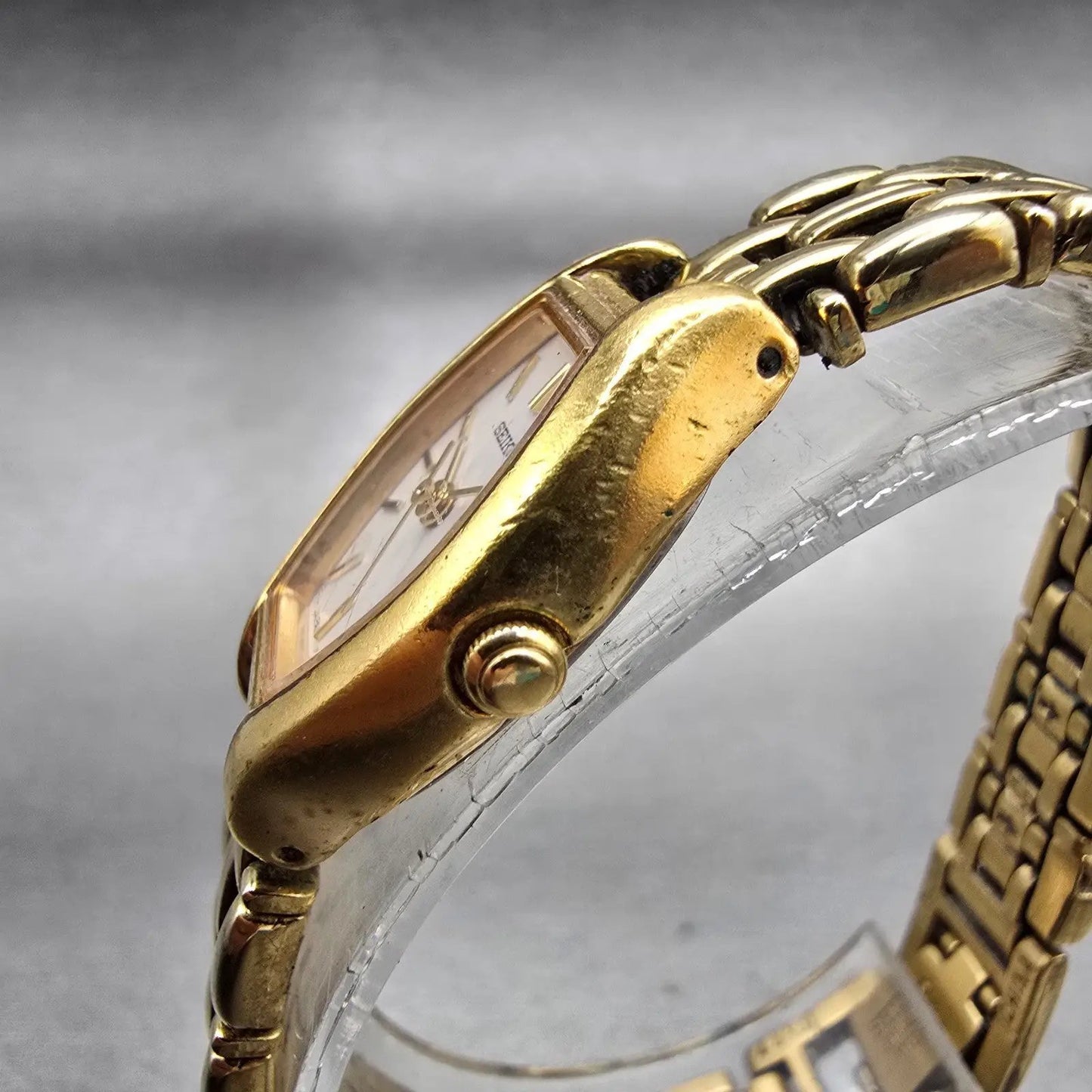 Seiko Watch Women 18mm White Dial Gold Tone Oval 1N01-5C19 New Battery Vintage2