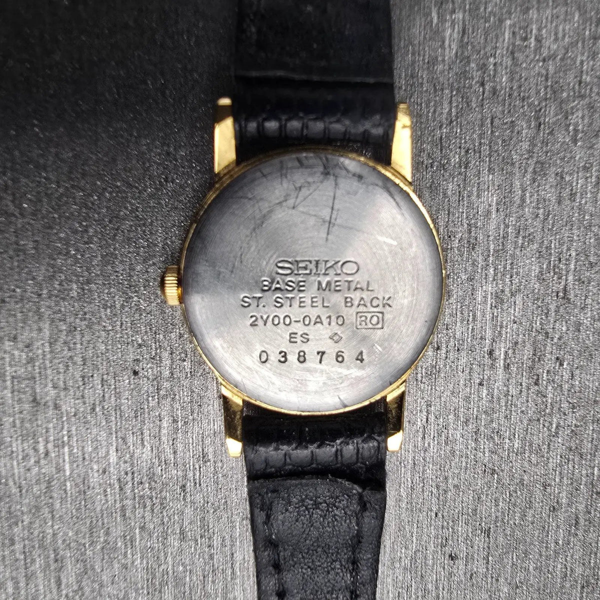 Seiko Watch Women 20mm White Dial Gold Tone Round 2Y00-0A10 New Battery Vintage10
