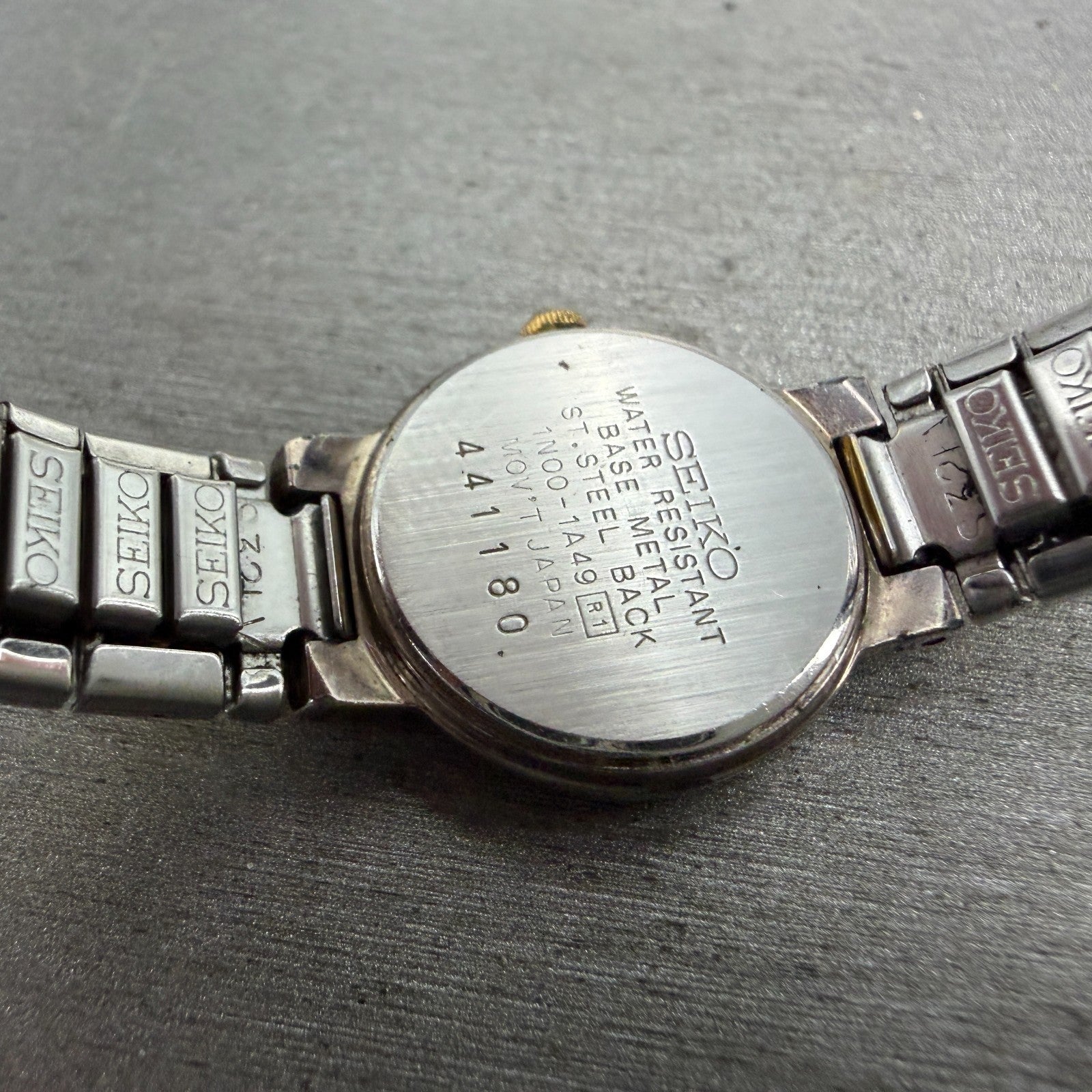 Seiko Watch Women 20mm White Dial Two Tone Round 1N00-1A49 New Battery Vintage9