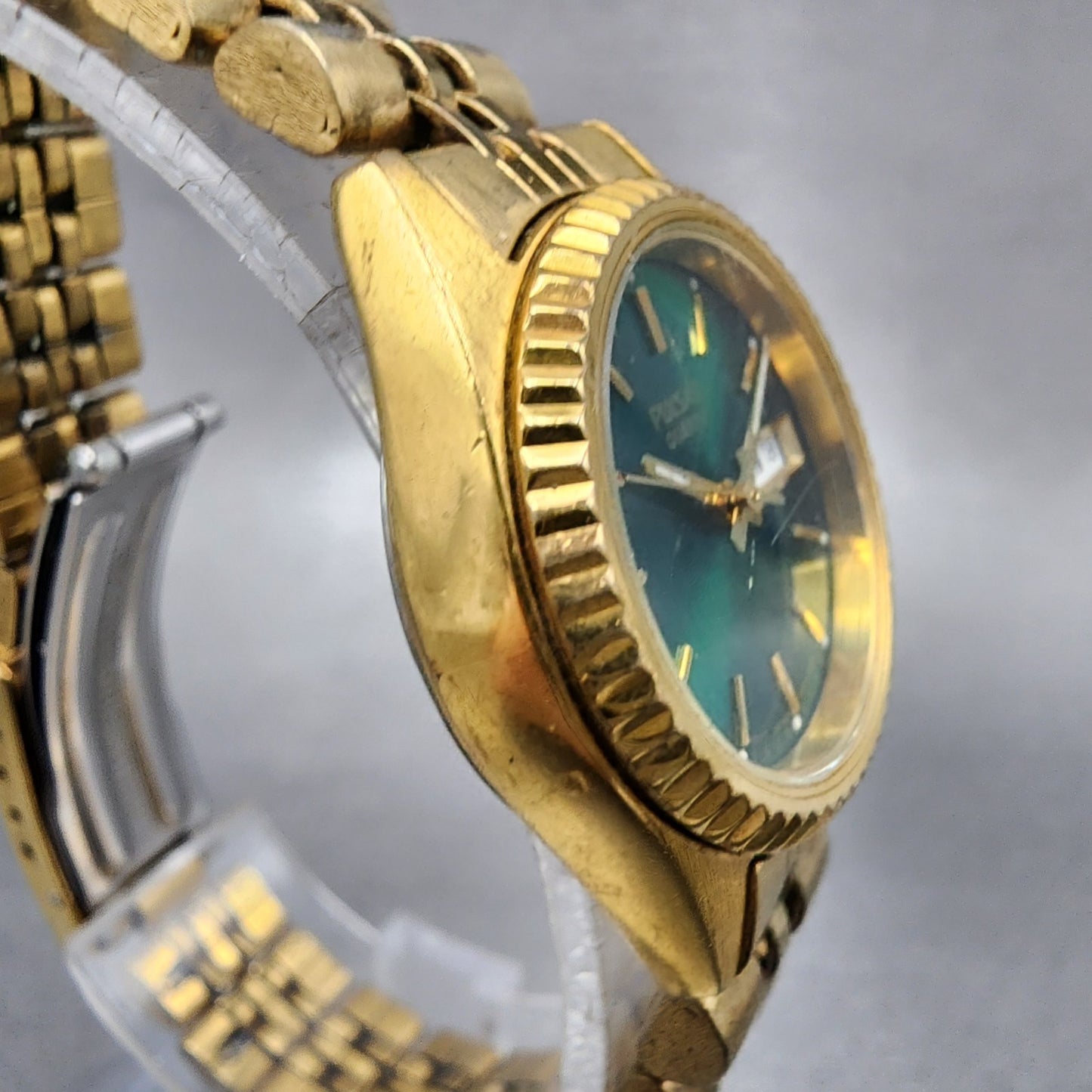 Pulsar Watch Women 24mm Green Dial Gold Tone Daydate Round V7830030 New Battery3
