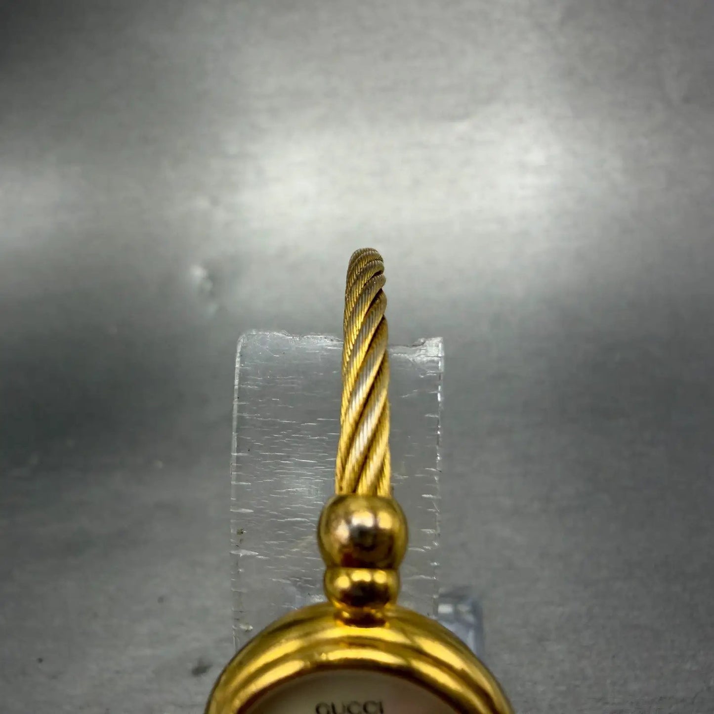 Gucci Watch Women 20mm MOP Dial Gold Plated Round Vintage 2700L New Battery4