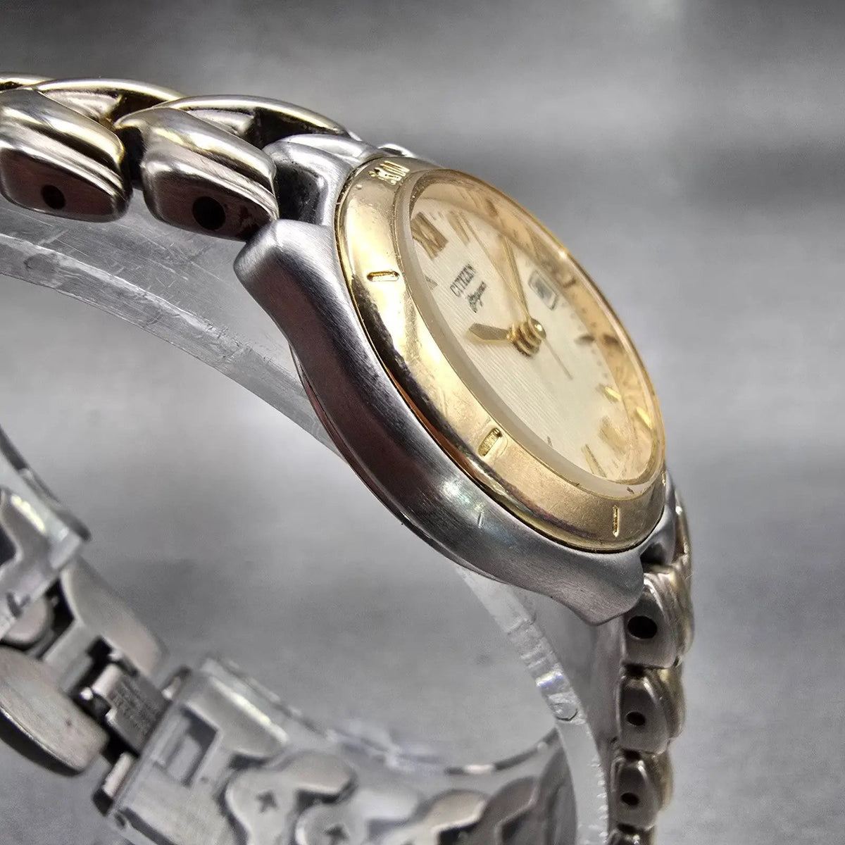 Citizen Elegance Watch Women 25mm Champagne Dial Two Tone 6010-S53183 New Batt2