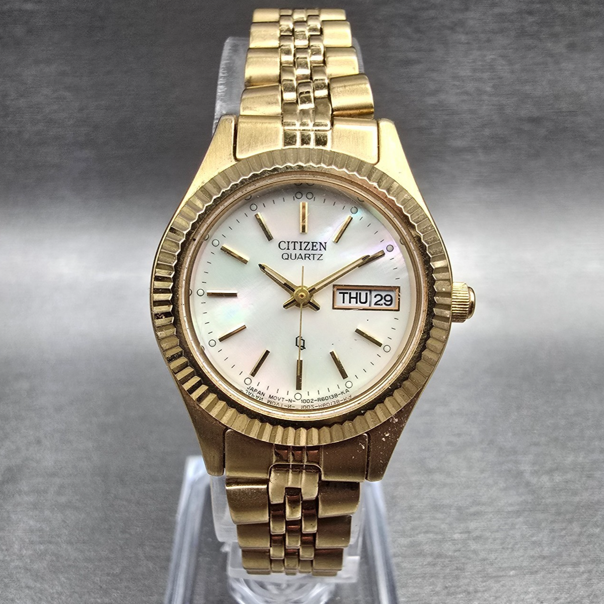 Citizen CQ Watch Women 25mm MOP Dial Gold Daydate 1002-R15101 New Battery JT0