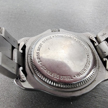 Victorinox Swiss Army Officer Watch Women 30mm White Dial Silver Tone Date Runs9