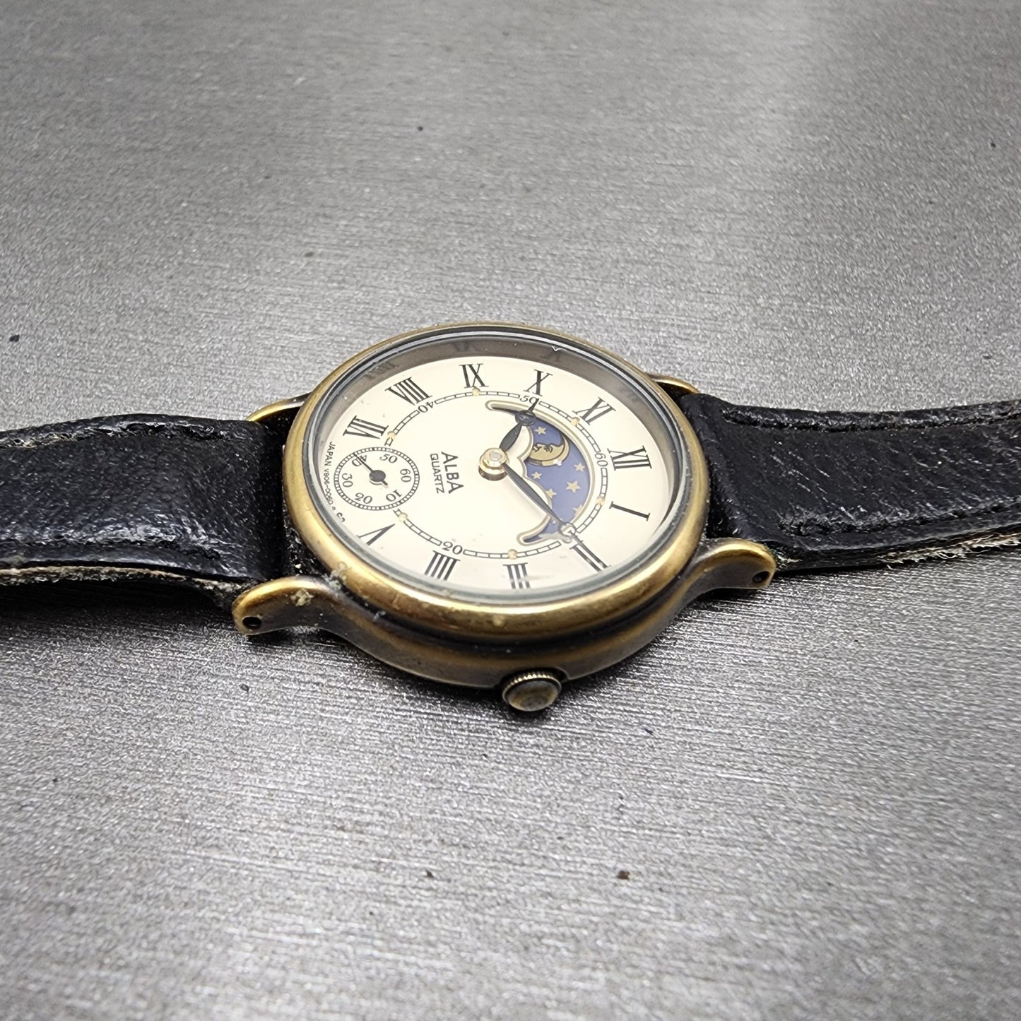 Seiko Alba Sun Moon Watch Women 25mm Cream Dial Gold Tone Date V8060060 NewBat3