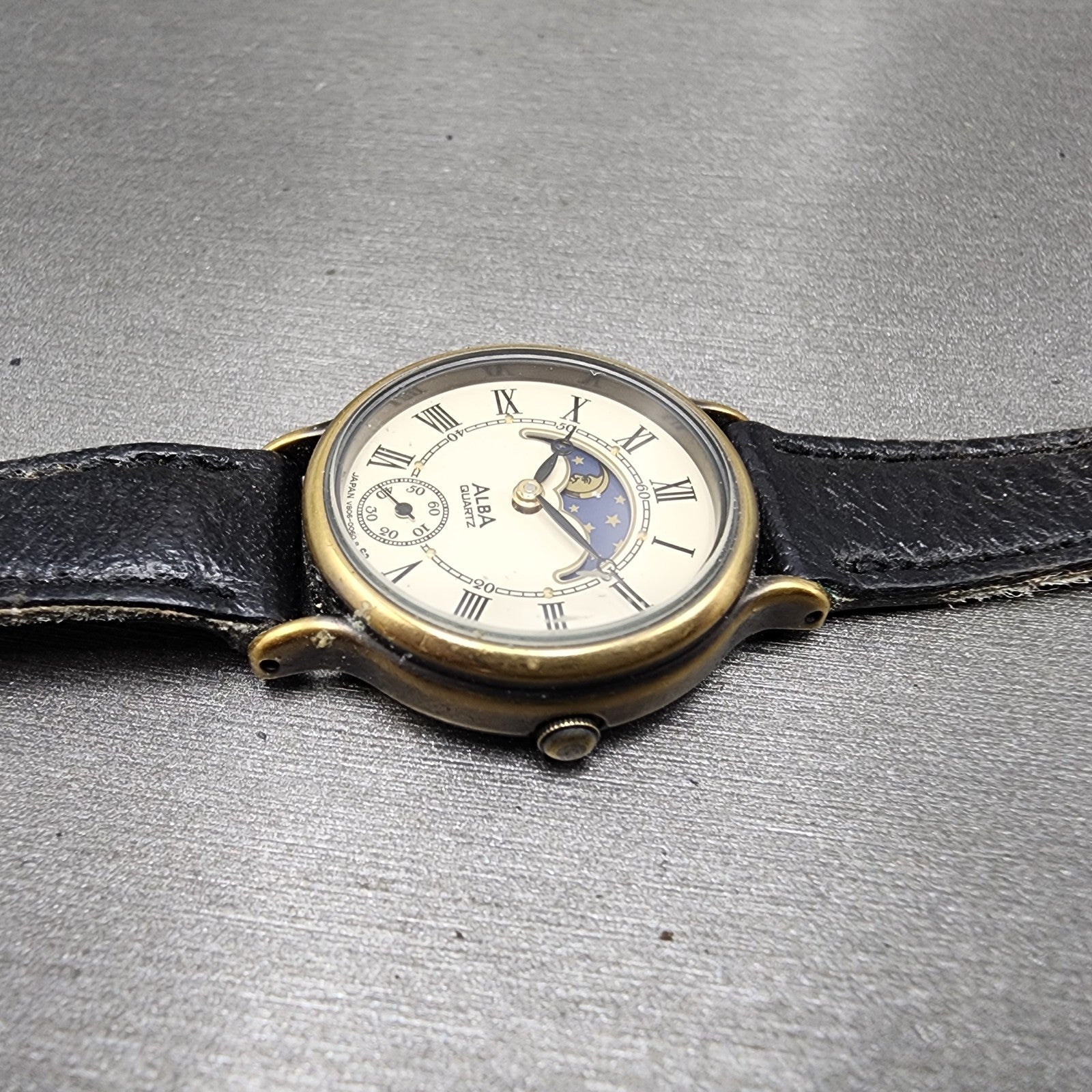 Seiko Alba Sun Moon Watch Women 25mm Cream Dial Gold Tone Date V8060060 NewBat3