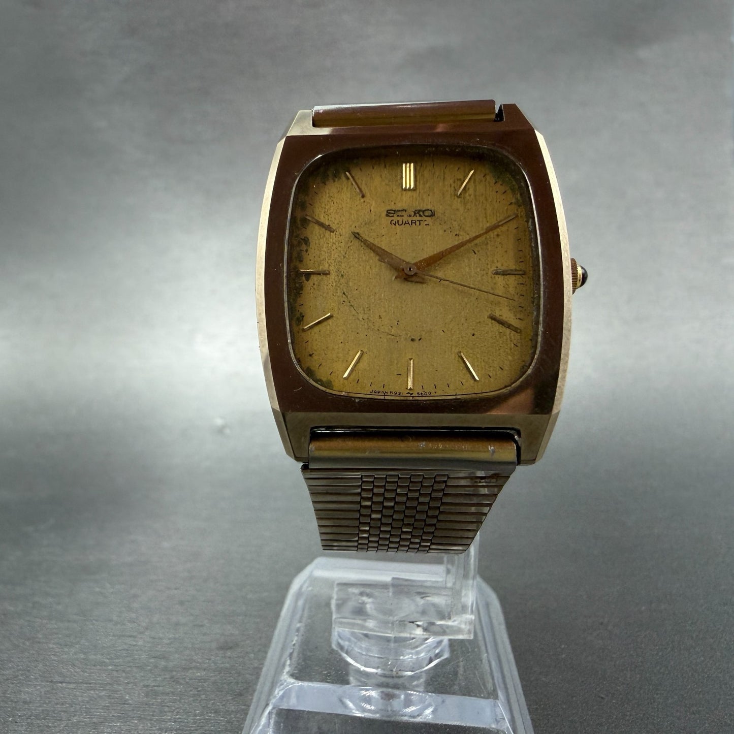 Seiko Tank Watch Men 30mm Gold Dial Gold Tone Rectangle 5931-5341 New Battery5