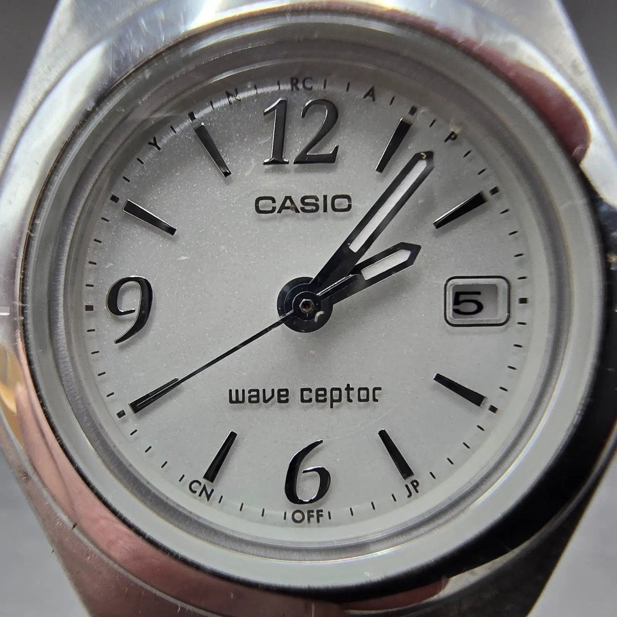 Casio Waveceptor Watch Women 28mm White Dial Silver Tone Date LWQ-10 Works JP 121