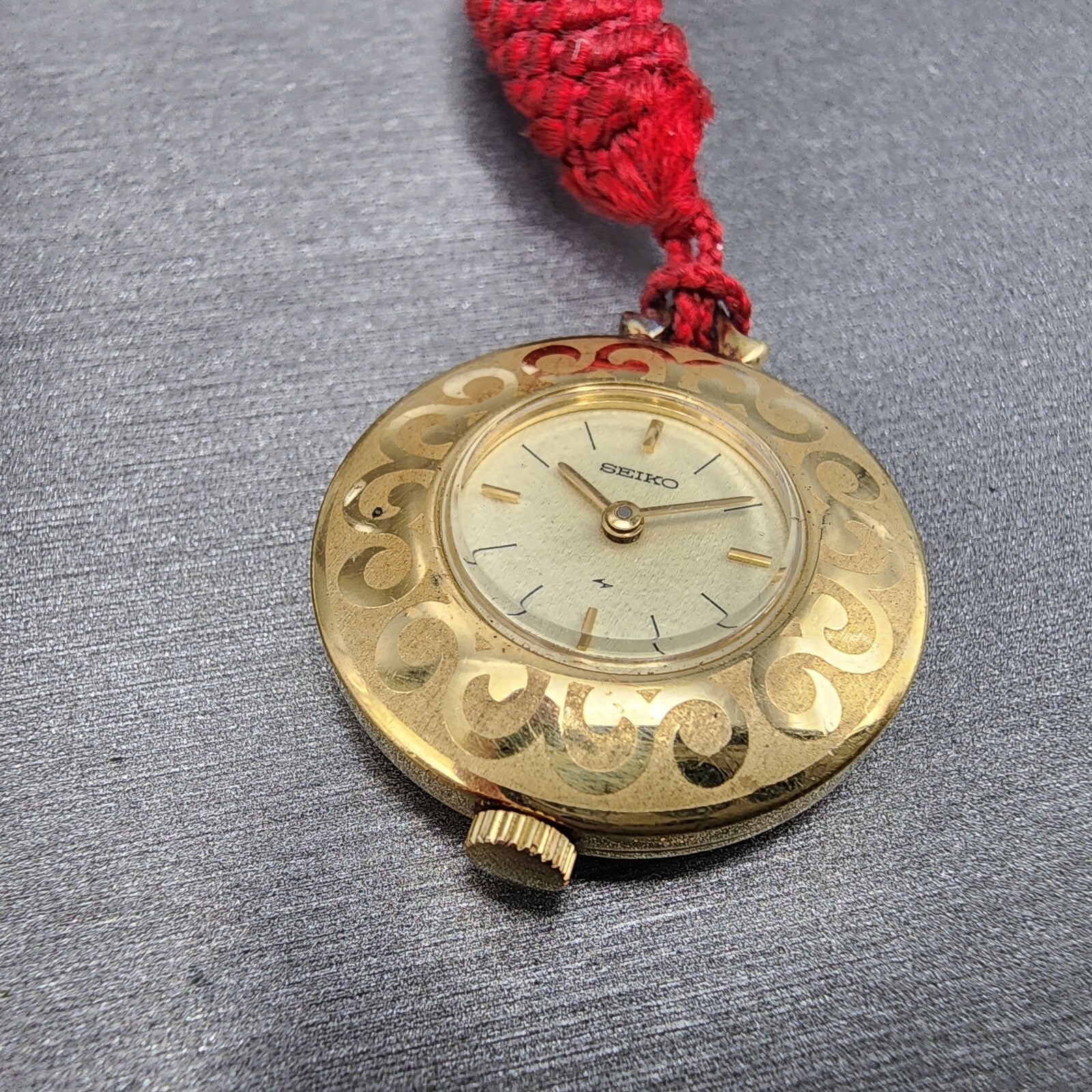 Seiko Pendent Watch Women 26mm Champagne Dial Gold Tone Round Manual Wind Runs6
