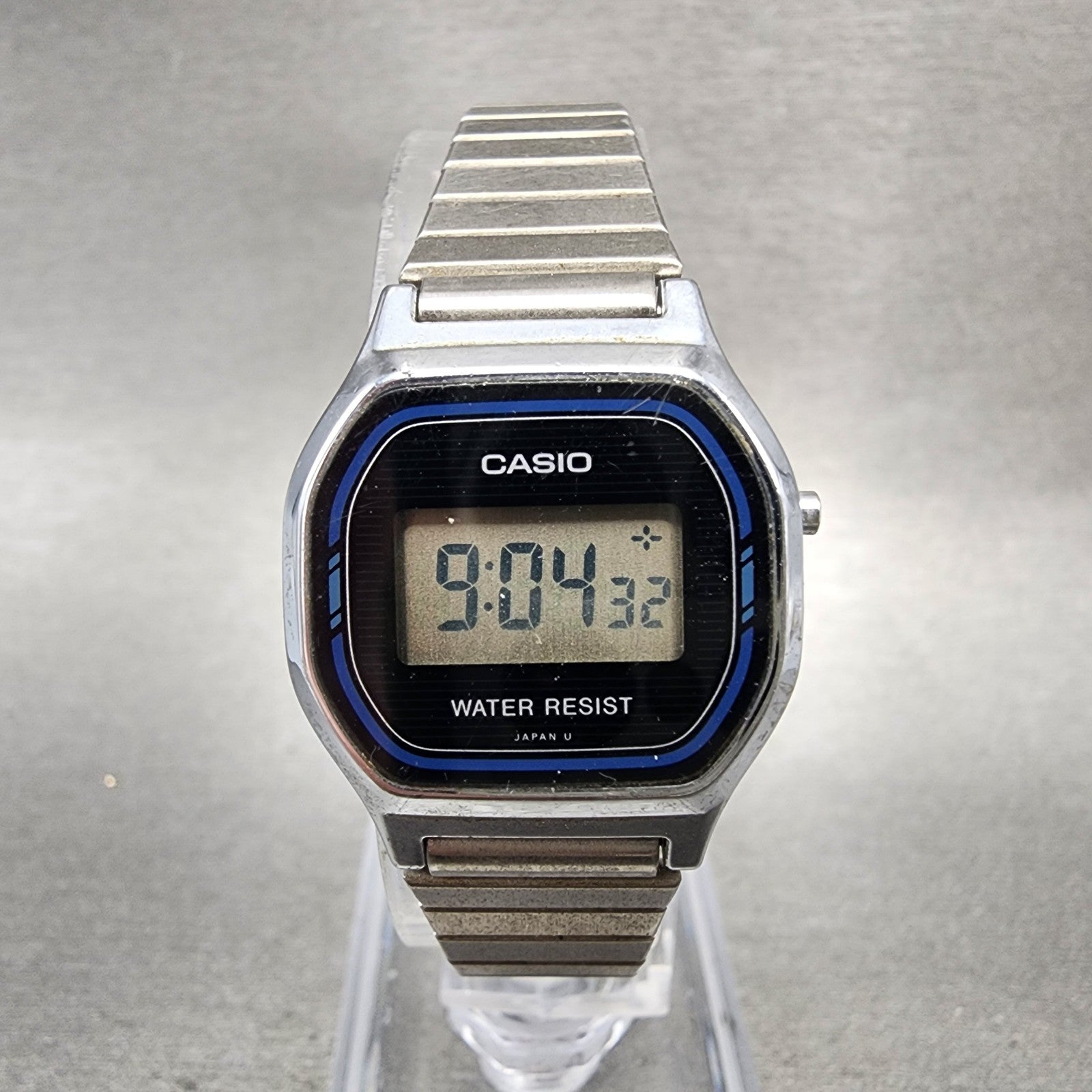 Casio L500 Watch Women 23mm Digital LCD Silver Tone Round Bracelet New Battery0