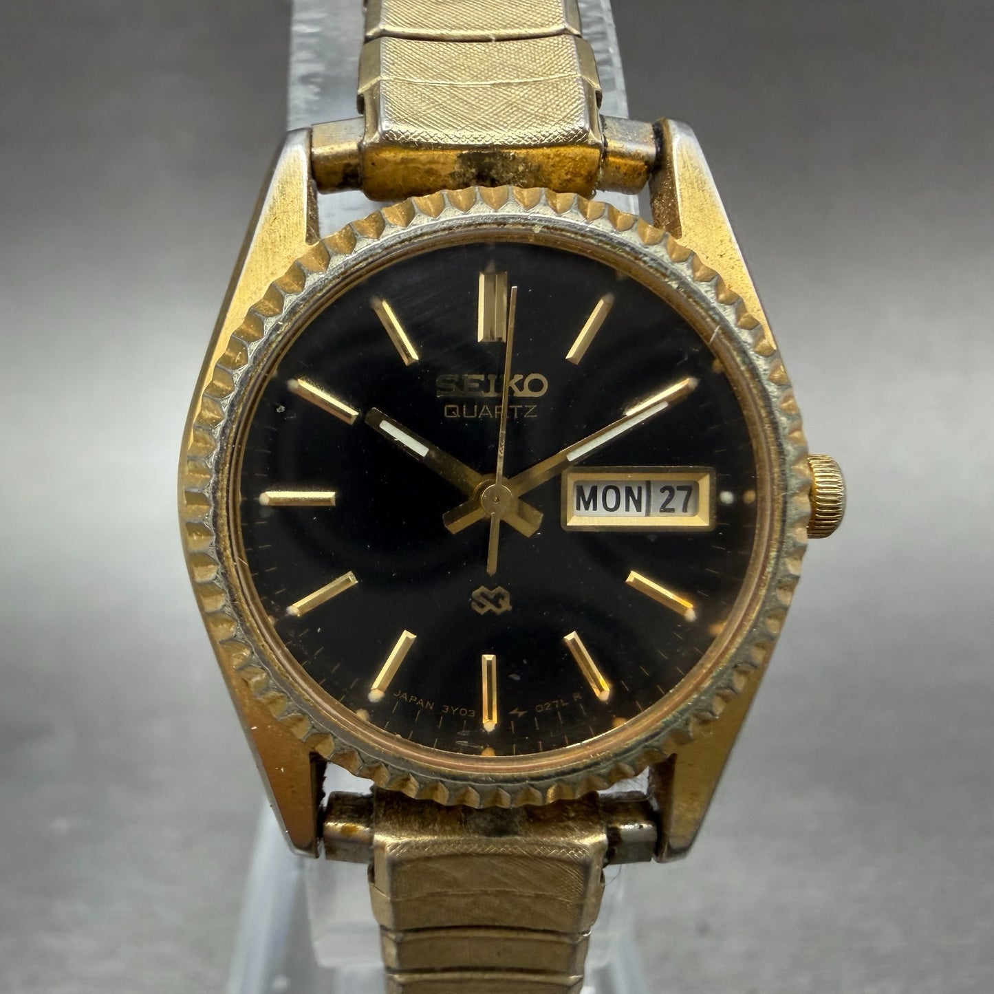 Seiko SQ Watch Women 24mm Black Dial Gold Tone Daydate 24mm Round New Battery 560