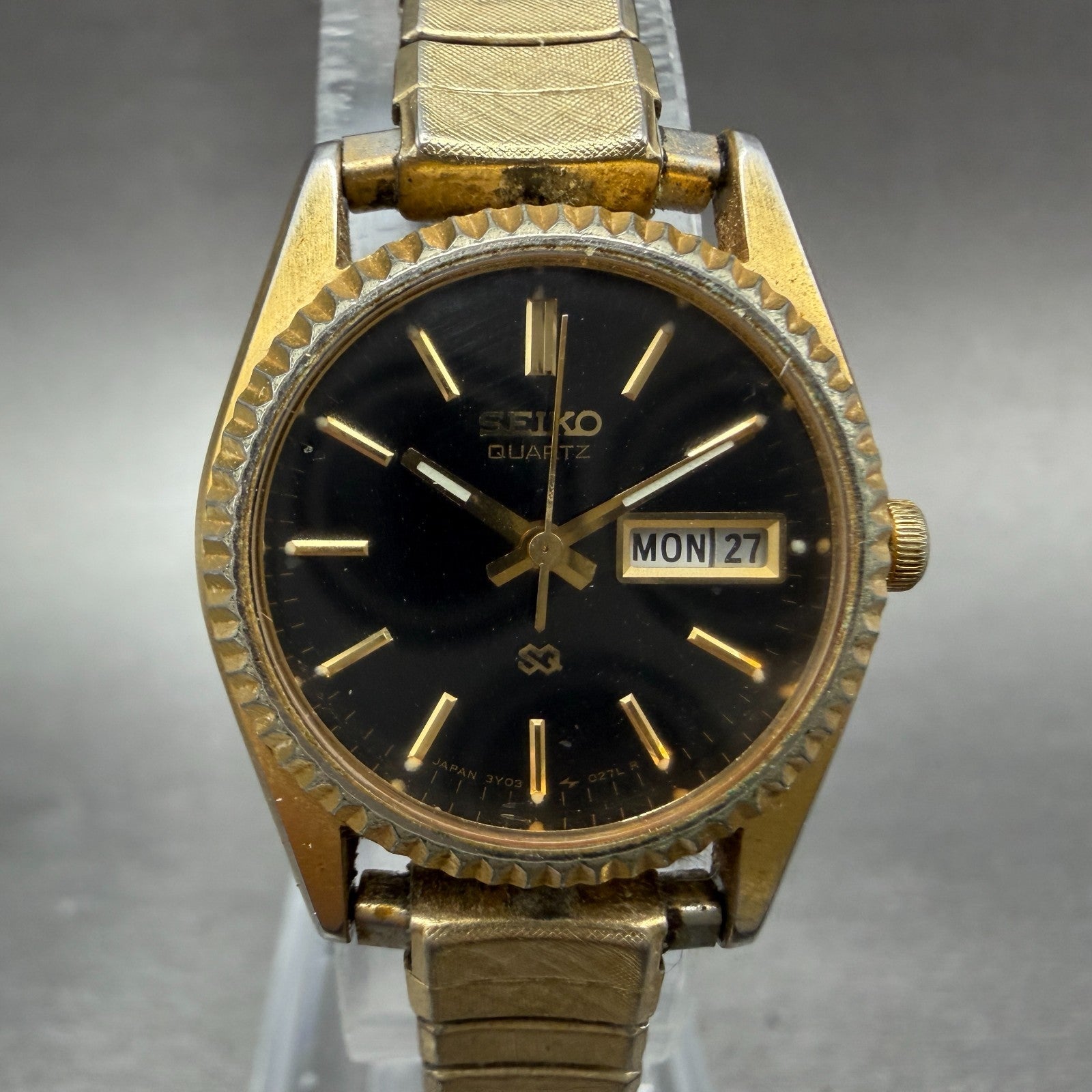 Seiko SQ Watch Women 24mm Black Dial Gold Tone Daydate 24mm Round New Battery 560