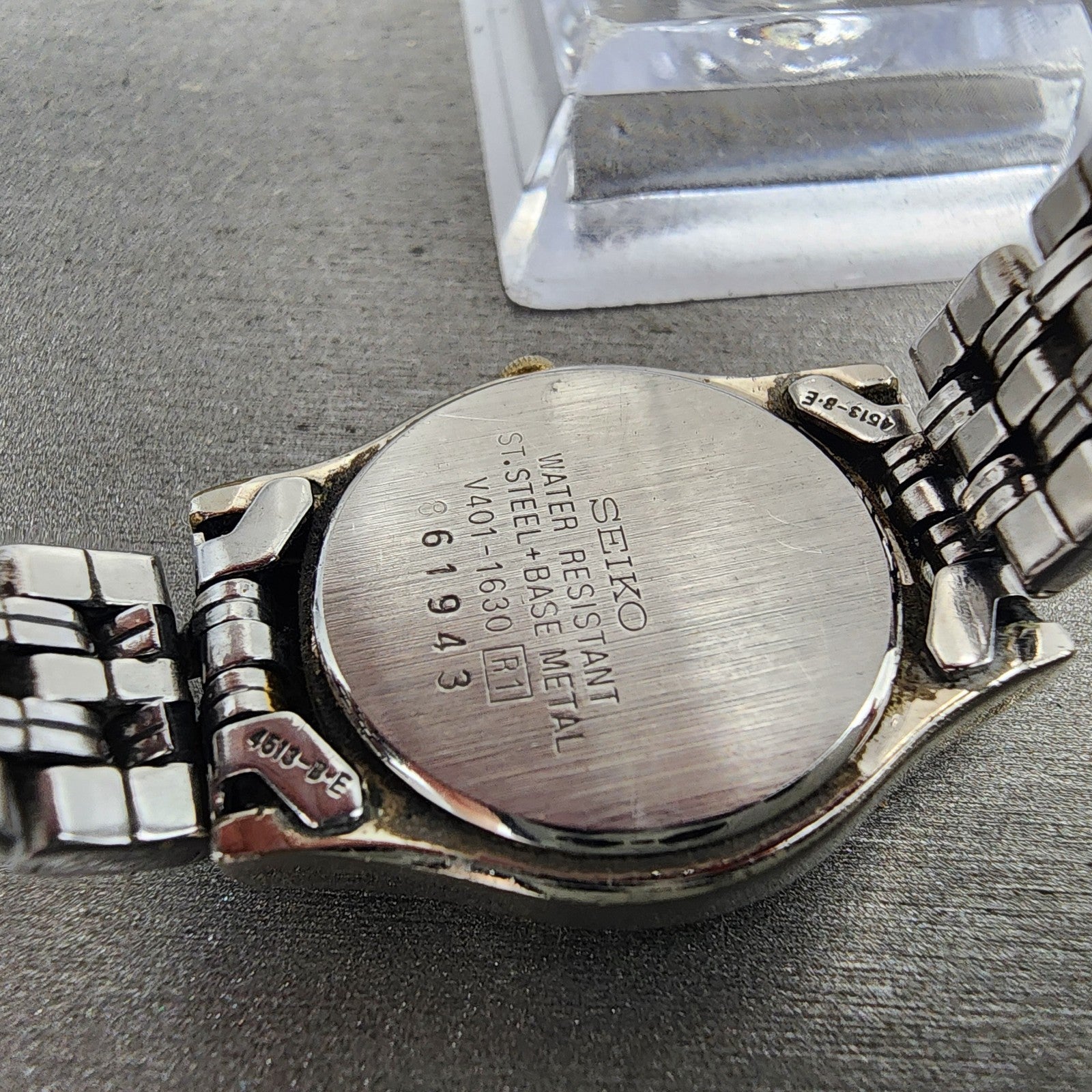 Seiko watch Women 24mm White Dial Two Tone Round V4011630 New Battery VTG9