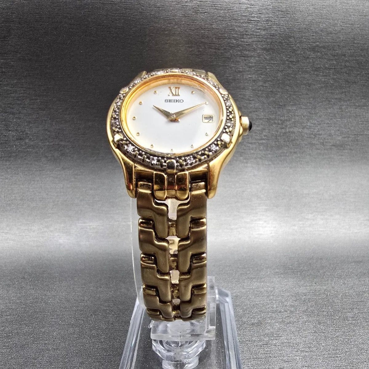 Seiko Watch Women 26mm White Dial Gold Tone Date Diamonds 7N89-0449 New Battery5