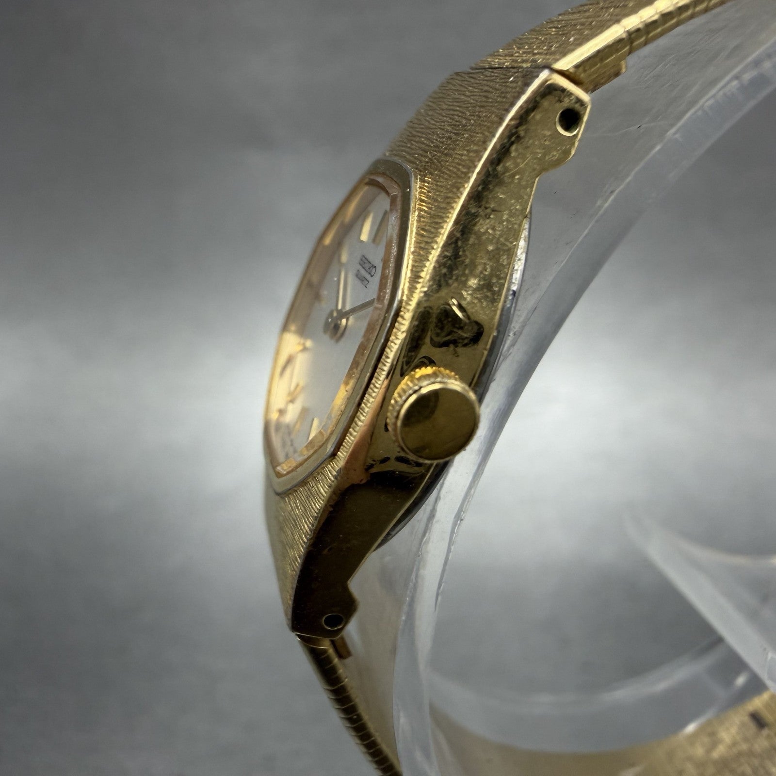 Seiko Watch Women 16mm Silver Dial Gold Tone Octagon 2Y00-5049 New Battery2