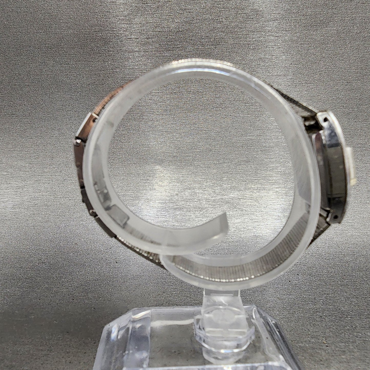 Citizen Watch Women 15mm White Dial White Gold Plated Manual Wind Runs VTG8