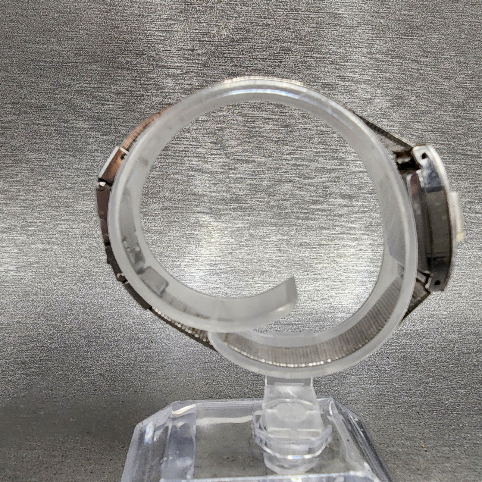 Citizen Watch Women 15mm White Dial White Gold Plated Manual Wind Runs VTG8