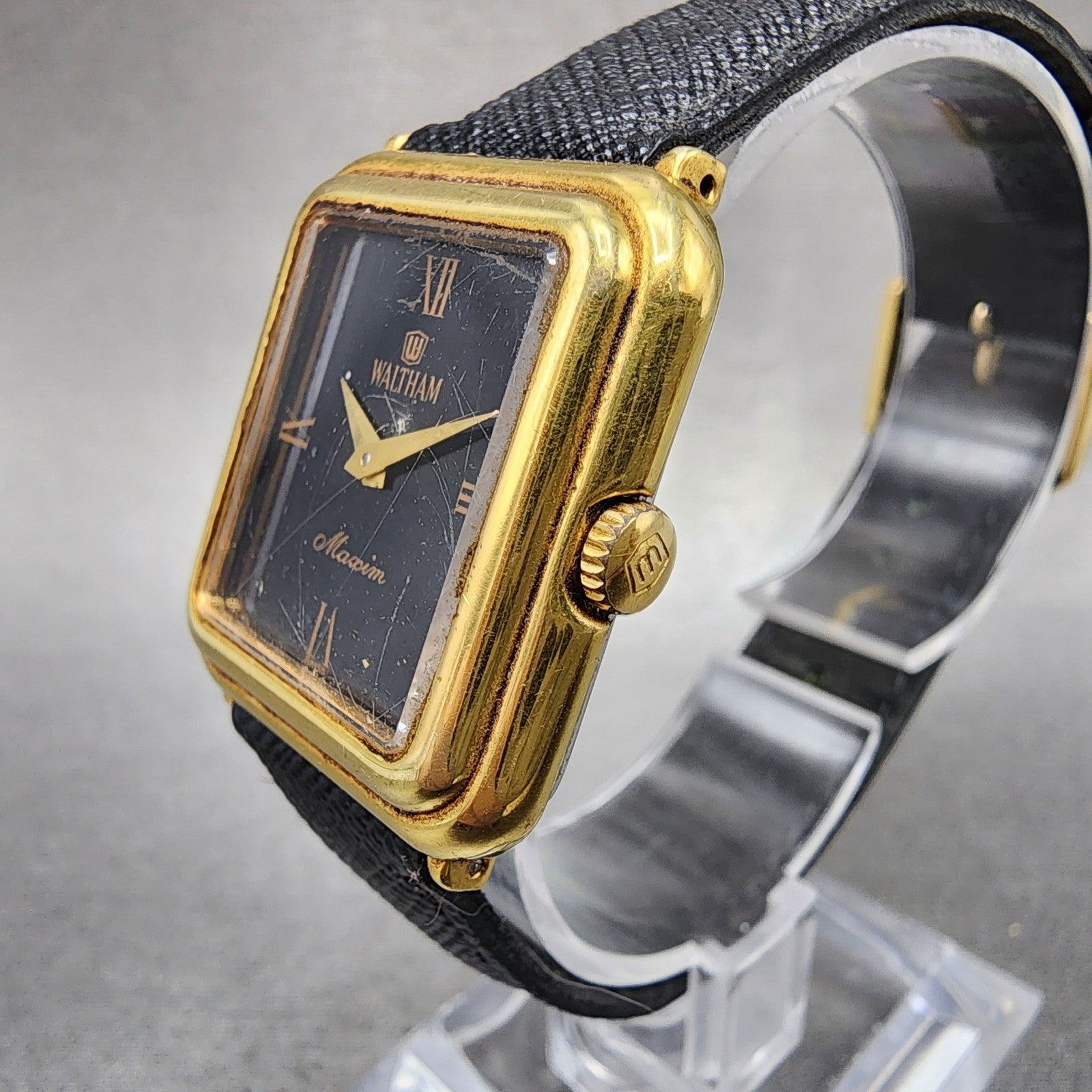 Waltham Maxim Tank Watch Women 26mm Black Dial Gold Tone Rectangle New Battery2