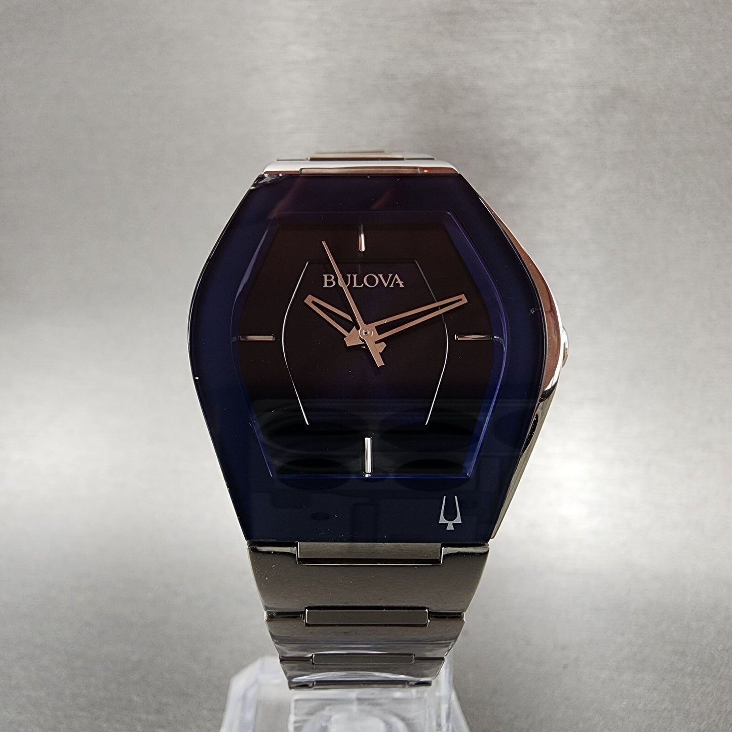 Bulova Futuro Watch Women 30mm Blue Dial Stainless Steel Tonneau 96L293 CHIPPED6