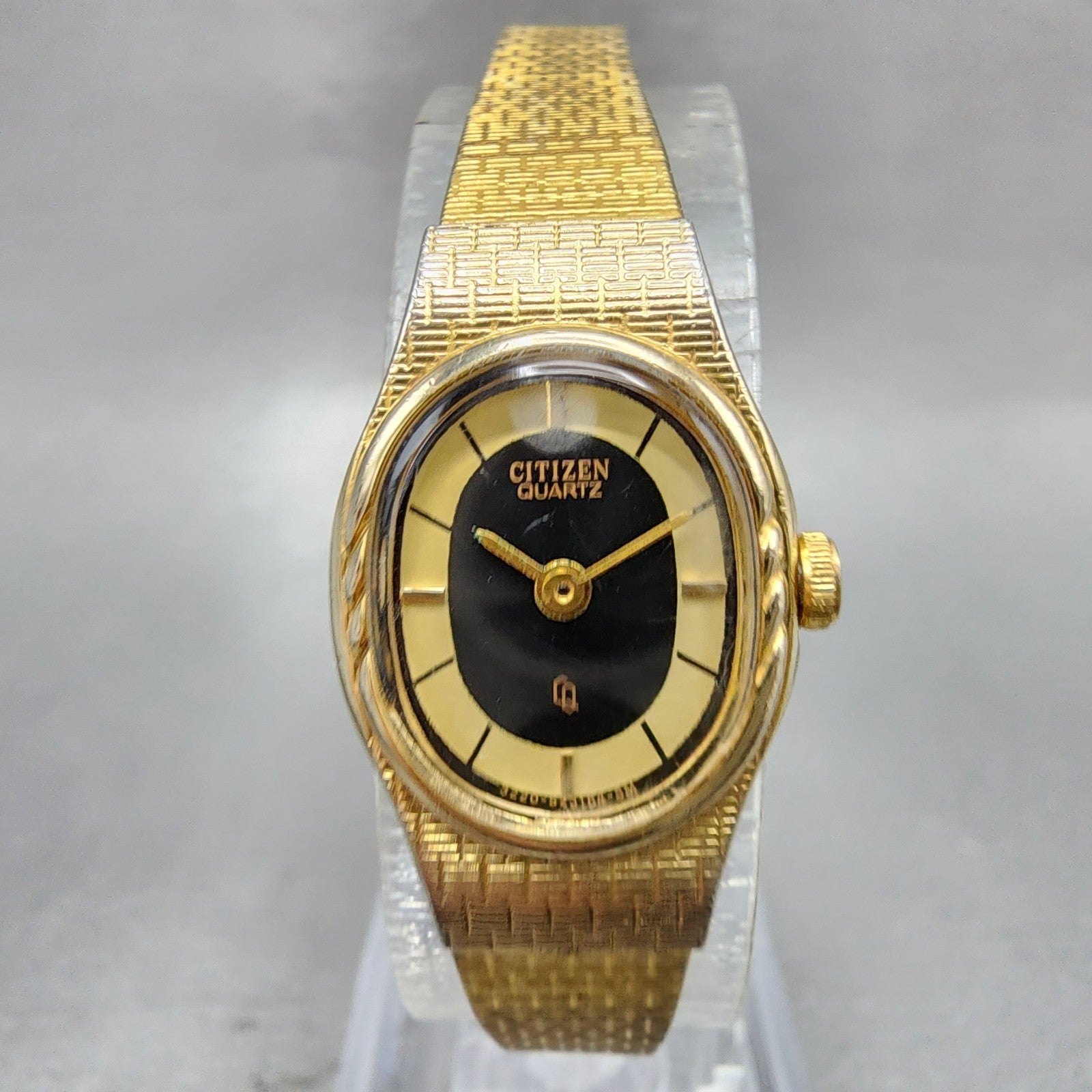 Citizen CQ Watch Women 16mm Black & Gold Dial Gold Tone Oval New Battery VTG0