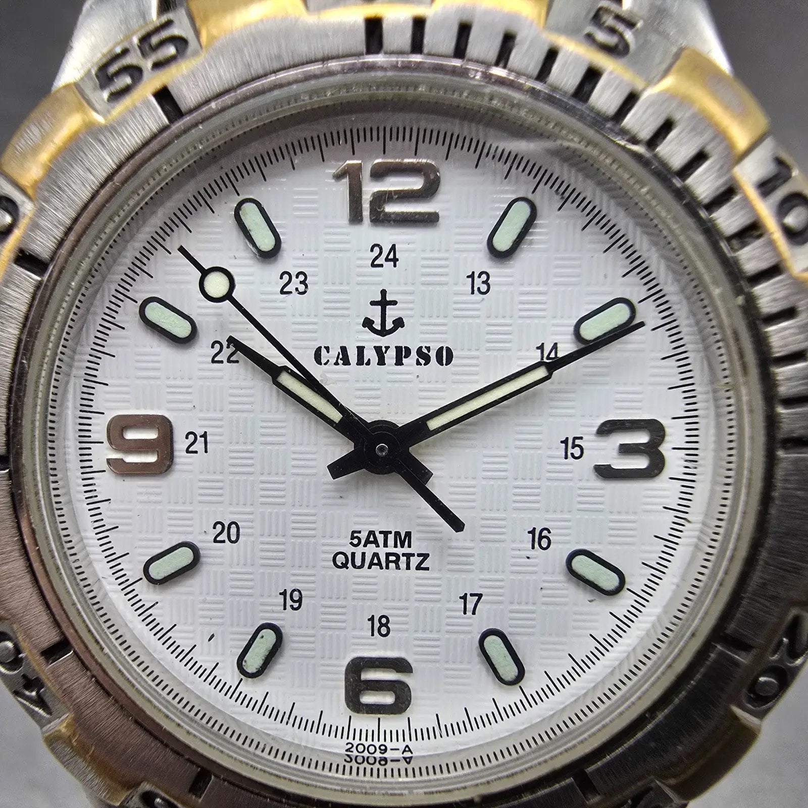 Calypso Dive Watch Men 37mm White Dial Silver Tone Round Stretch Band New Batt1