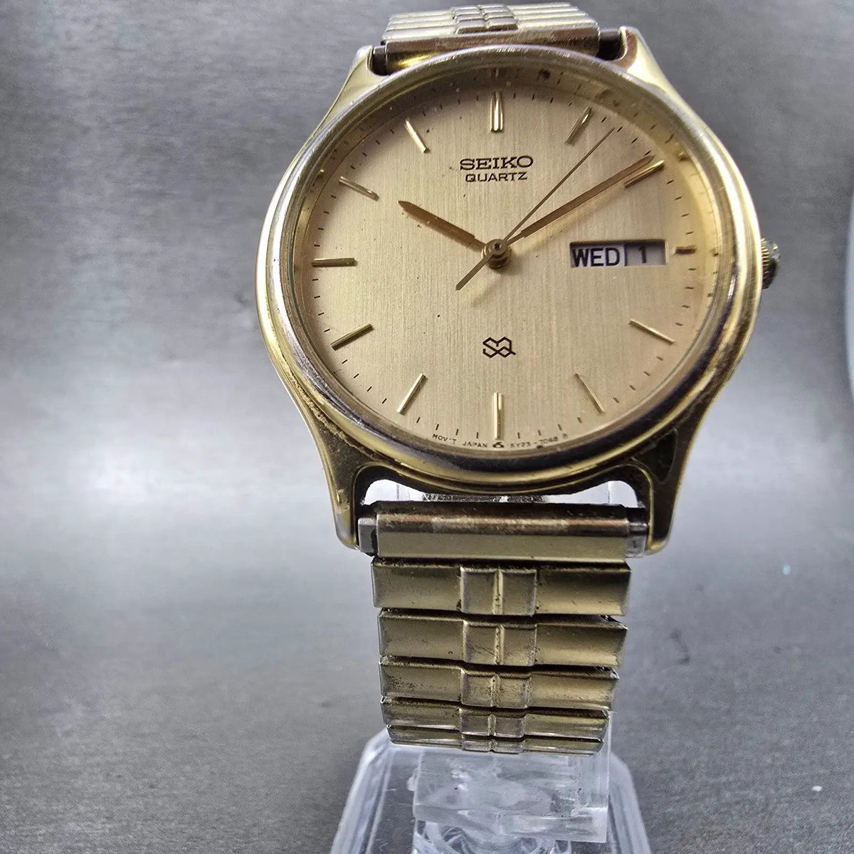 Seiko 5Y23A Quartz Movement Works Daydate W/Case And Hands Vintage11