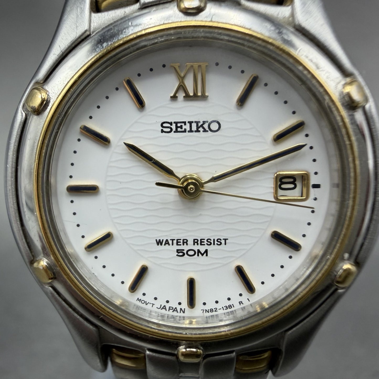 Seiko Watch Women 26mm White Dial Two Tone Date Round 7n82-0599 New Battery JGKP1